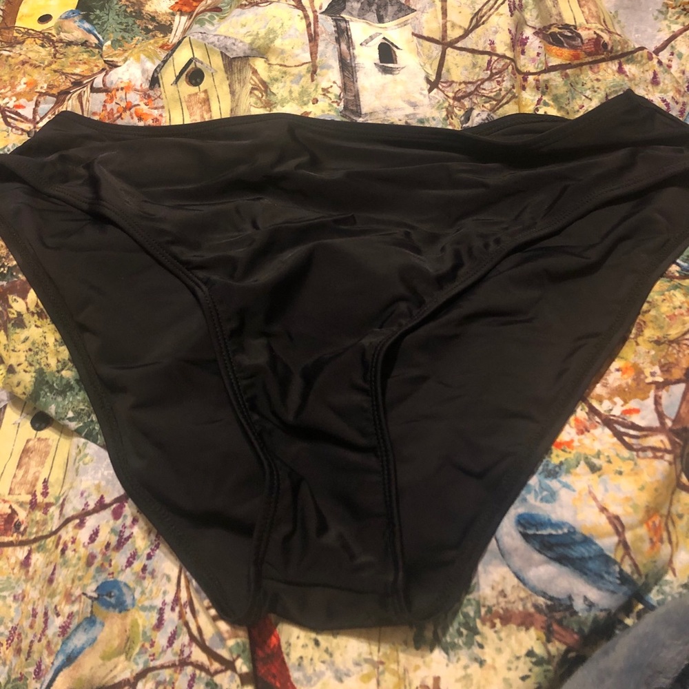 Brand New!! 2 piece bathing suit xl